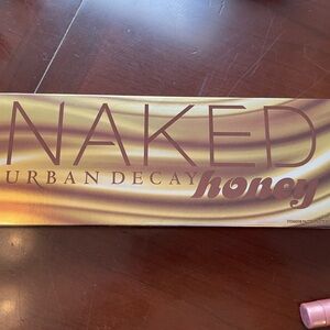 Urban Decay Eyeshadow Palette Honey. Brand New! Retail $60